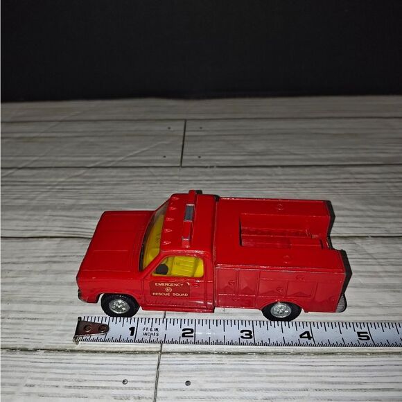 Dinky Toys No. 267 Emergency Paramedic Truck Squad 51 LA County Toy Car England - Picture 8 of 9